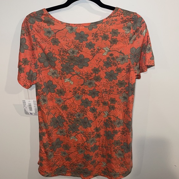 Lularoe Classic at top size large - Picture 2 of 4